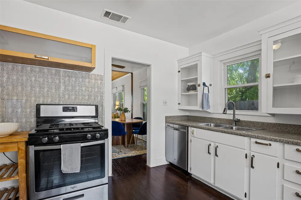 2702 E 22nd Street Austin, TX 78722