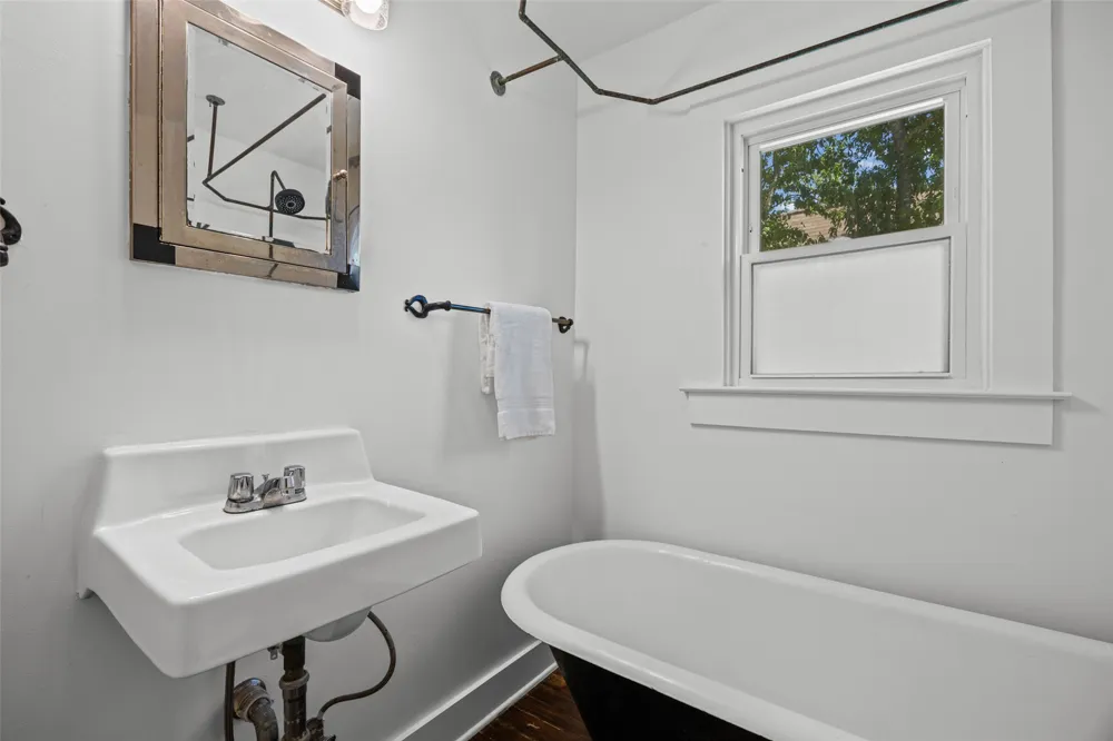 2702 E 22nd Street Austin, TX 78722