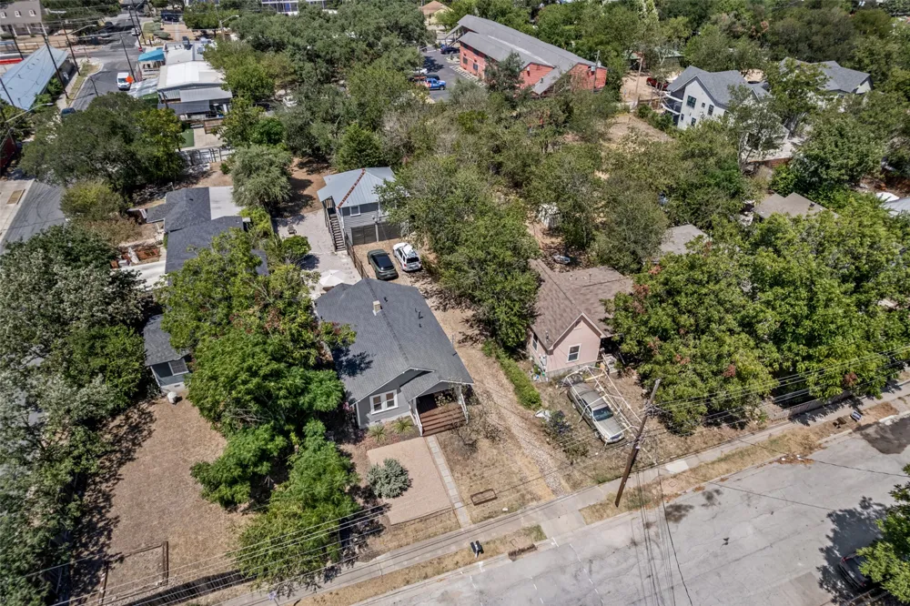 2702 E 22nd Street Austin, TX 78722