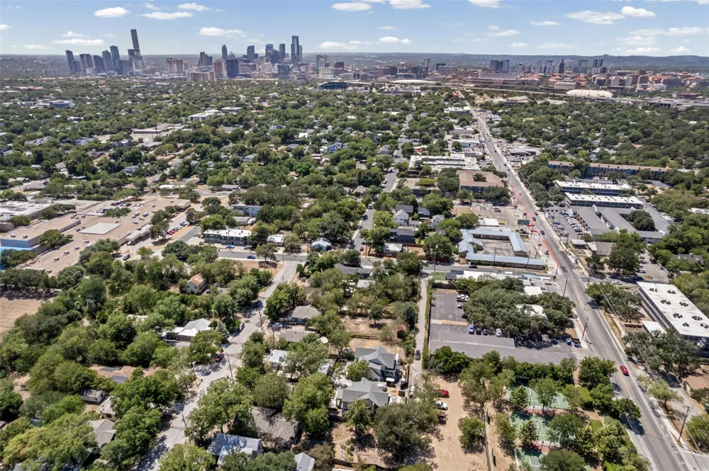 2702 E 22nd Street Austin, TX 78722