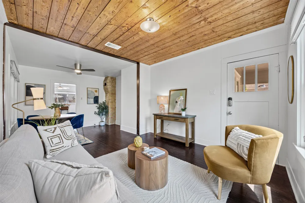 2702 E 22nd Street Austin, TX 78722