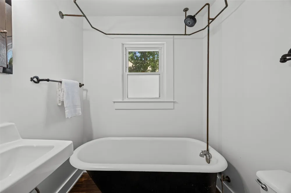 2702 E 22nd Street Austin, TX 78722