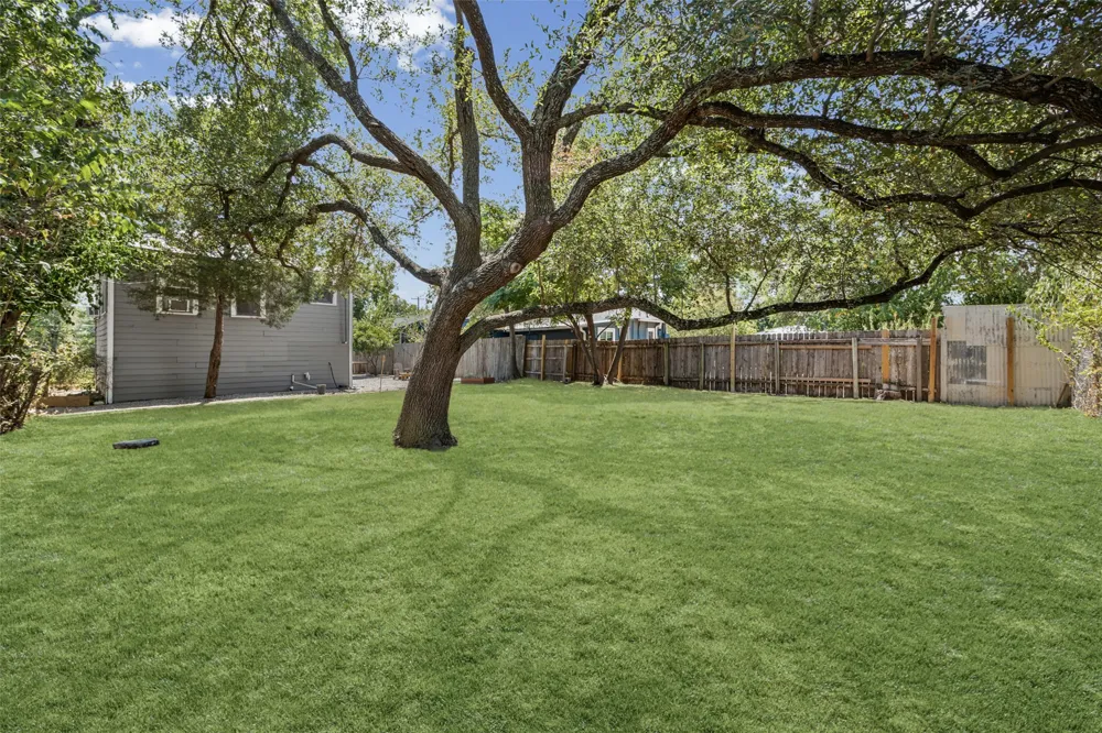 2702 E 22nd Street Austin, TX 78722