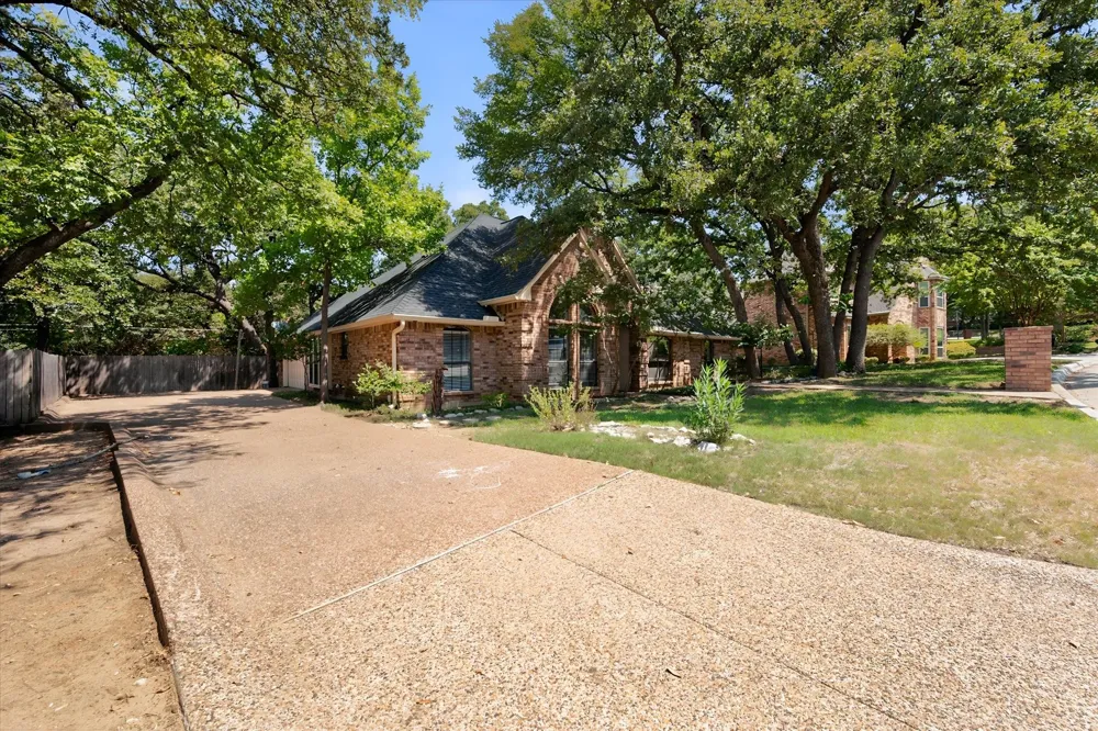 3803 Marine Court Arlington, TX 76016