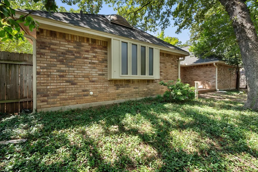 3803 Marine Court Arlington, TX 76016