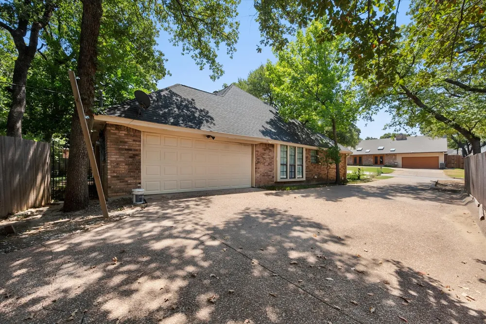 3803 Marine Court Arlington, TX 76016