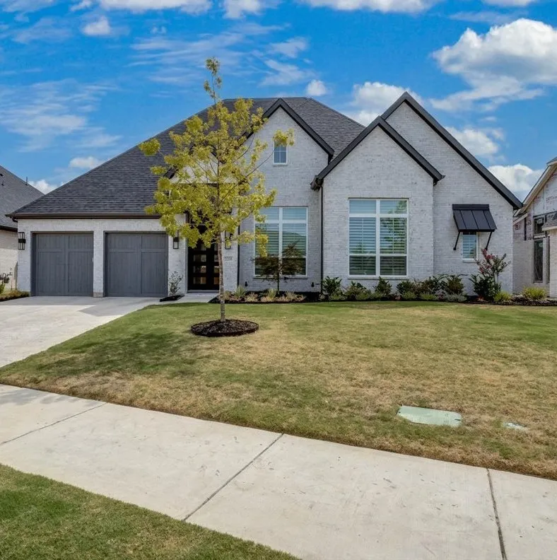 2208 Sarah Drive Rockwall, TX 75087