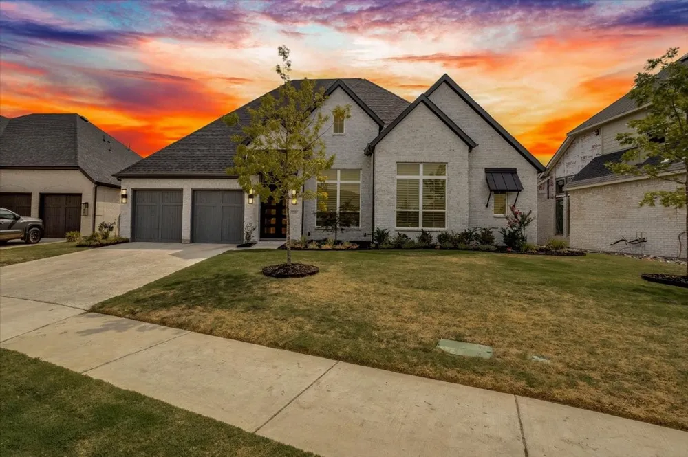 2208 Sarah Drive Rockwall, TX 75087