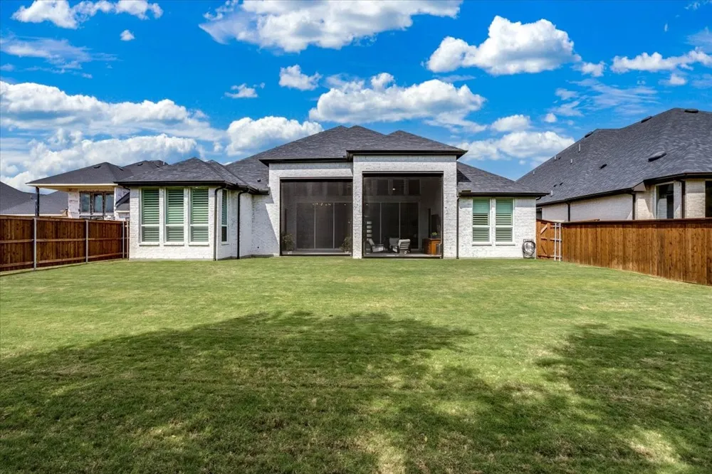 2208 Sarah Drive Rockwall, TX 75087