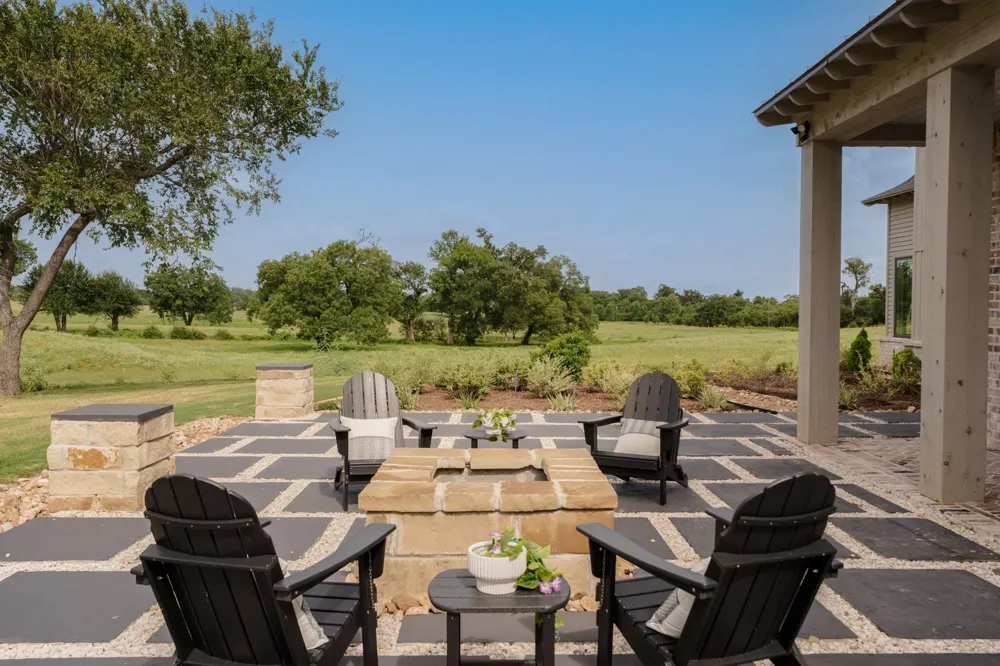 404 Blackberry Lane Washington, TX 77880