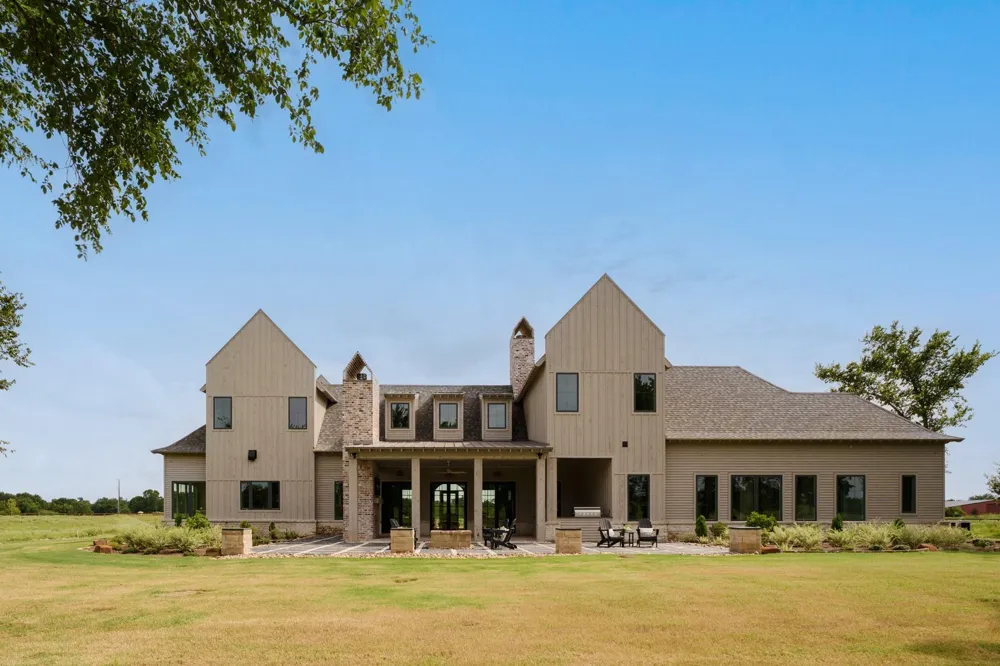 404 Blackberry Lane Washington, TX 77880