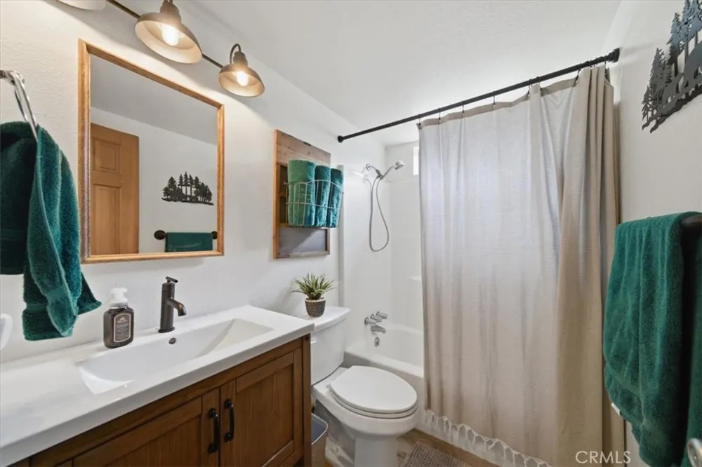 849 Highland Sugarloaf, CA 92386