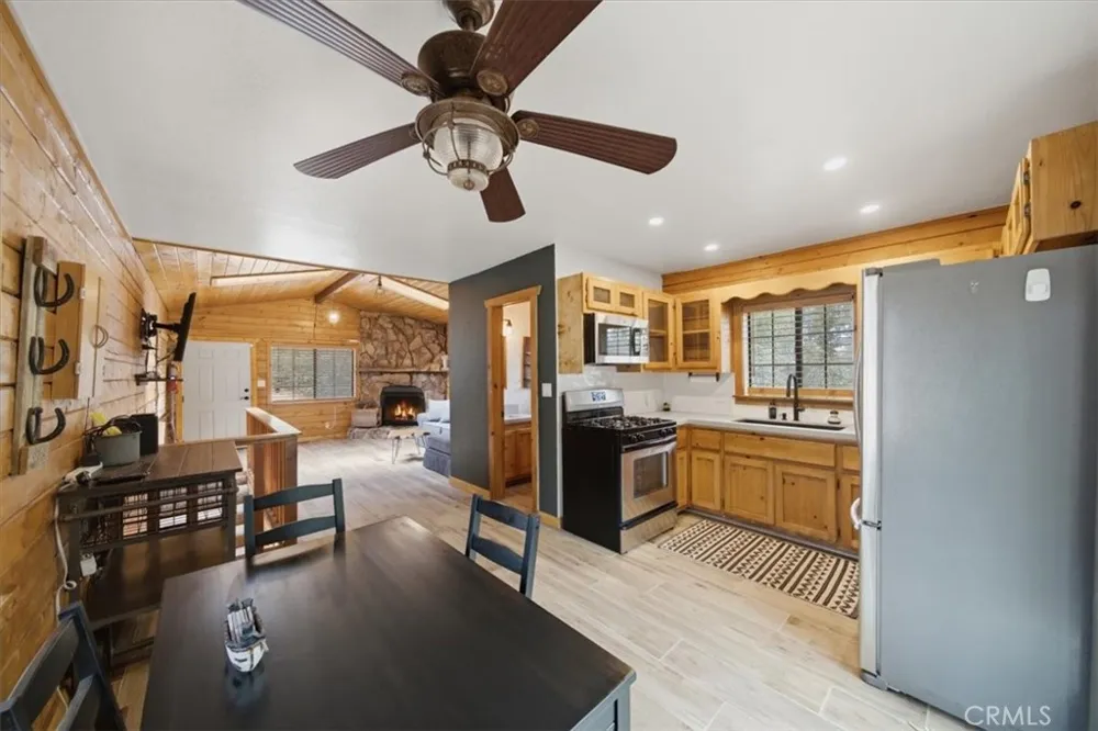 849 Highland Sugarloaf, CA 92386