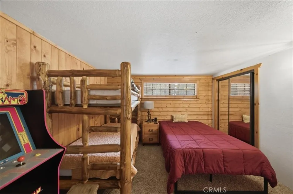 849 Highland Sugarloaf, CA 92386