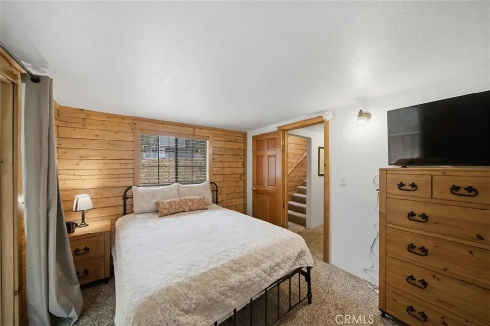 849 Highland Sugarloaf, CA 92386