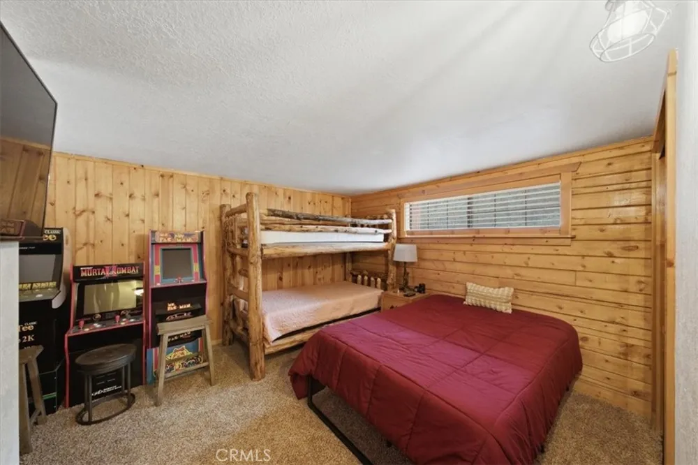 849 Highland Sugarloaf, CA 92386