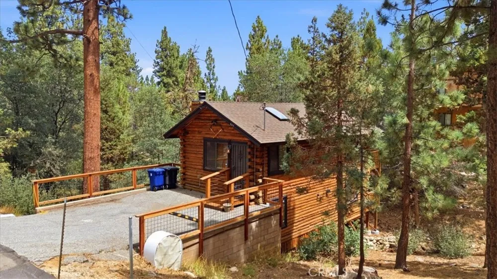 849 Highland Sugarloaf, CA 92386