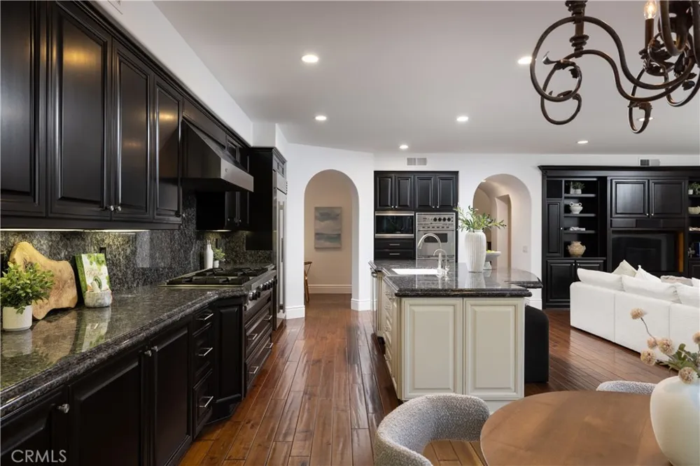 37 Vernon Newport Coast, CA 92657