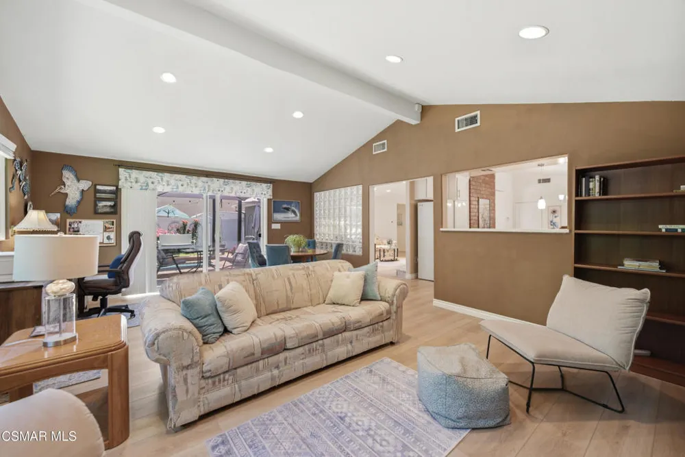 6547 Pinion Street Oak Park, CA 91377