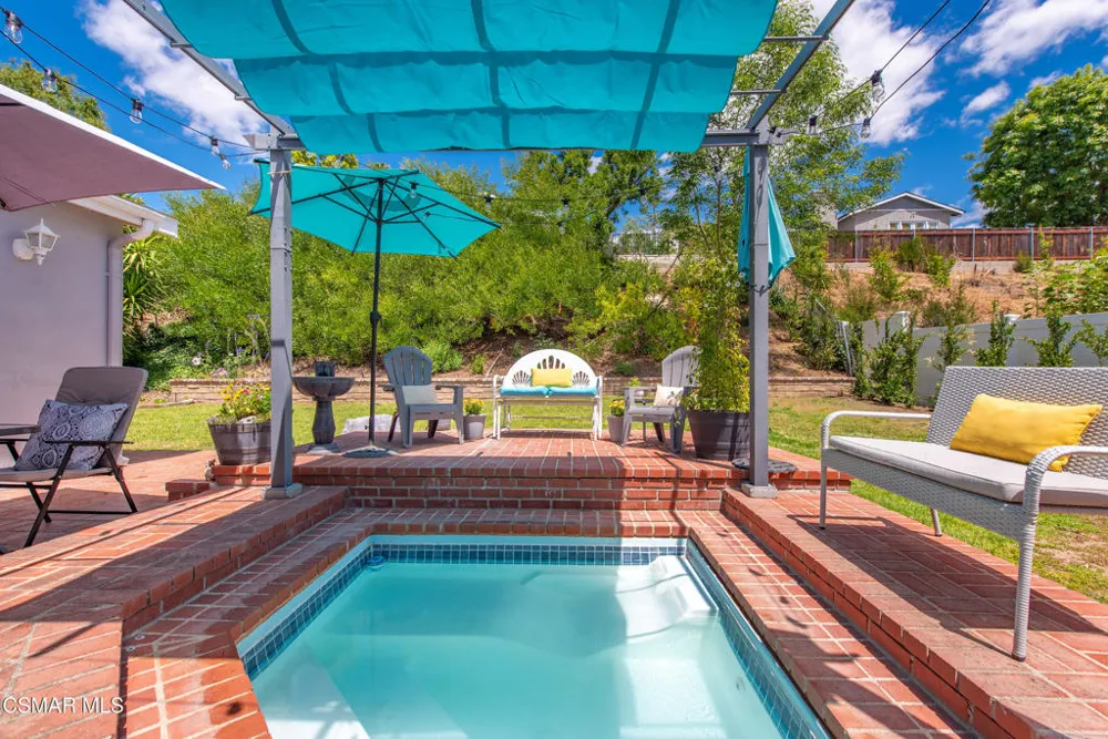 6547 Pinion Street Oak Park, CA 91377