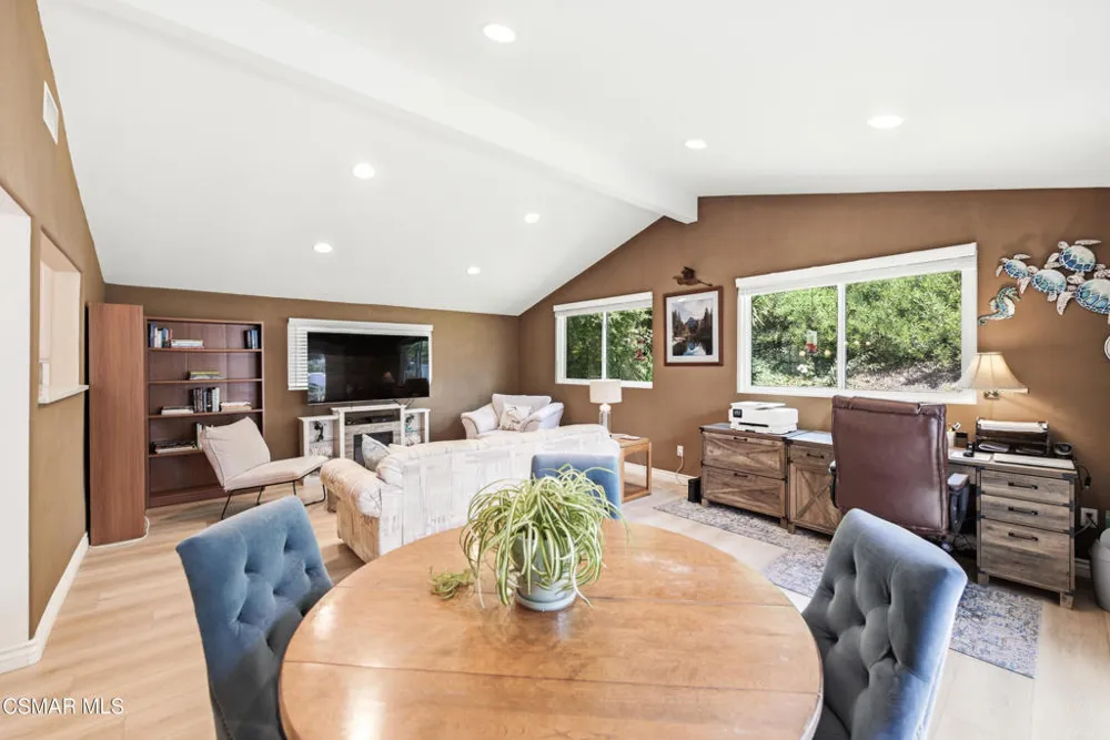 6547 Pinion Street Oak Park, CA 91377
