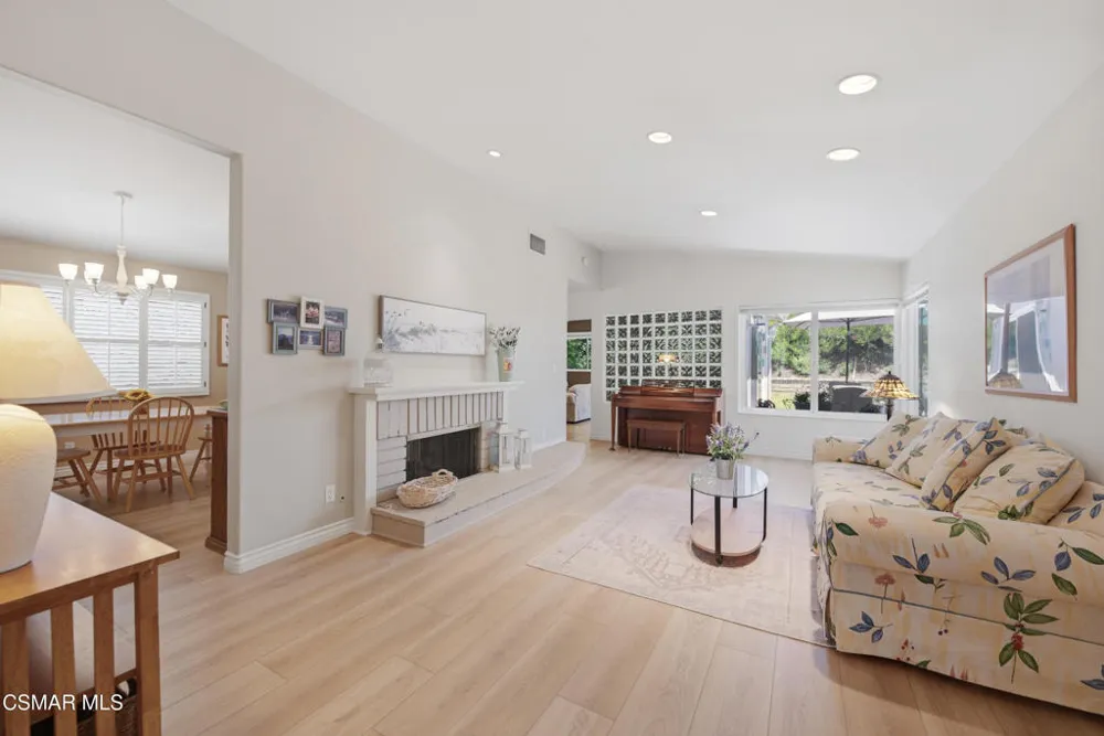 6547 Pinion Street Oak Park, CA 91377