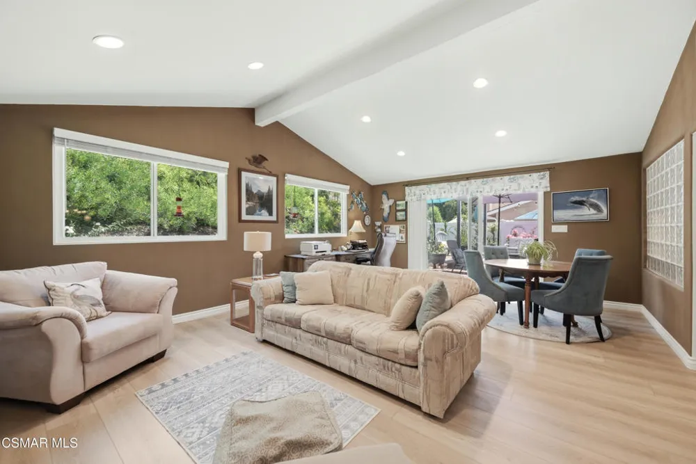 6547 Pinion Street Oak Park, CA 91377