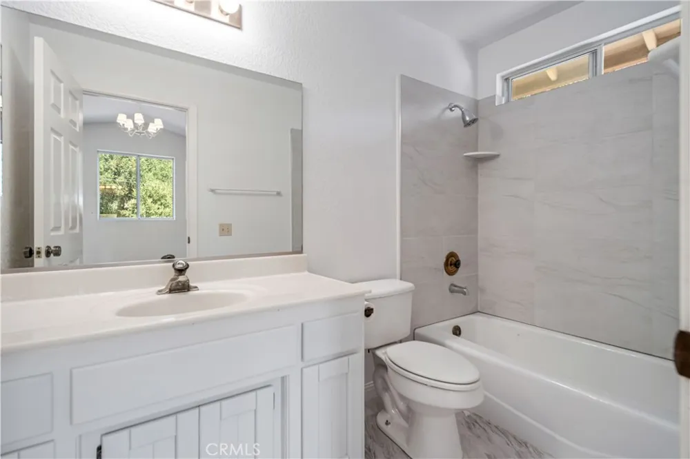 15942 Calle Hermosa Green Valley, CA 91390