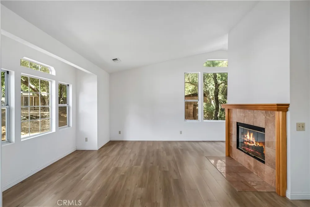 15942 Calle Hermosa Green Valley, CA 91390