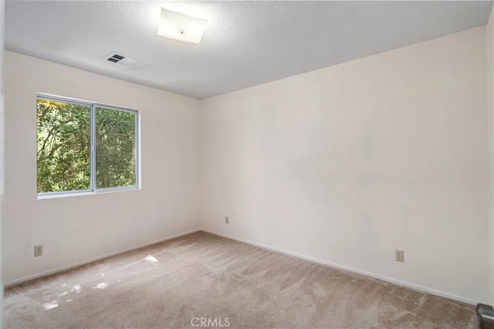 15942 Calle Hermosa Green Valley, CA 91390