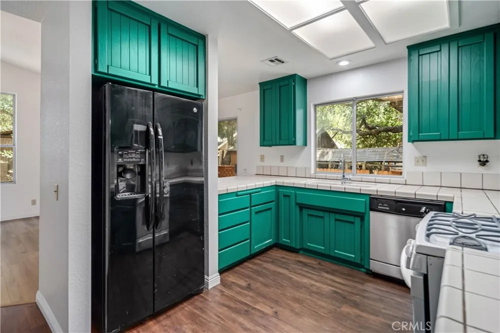 15942 Calle Hermosa Green Valley, CA 91390