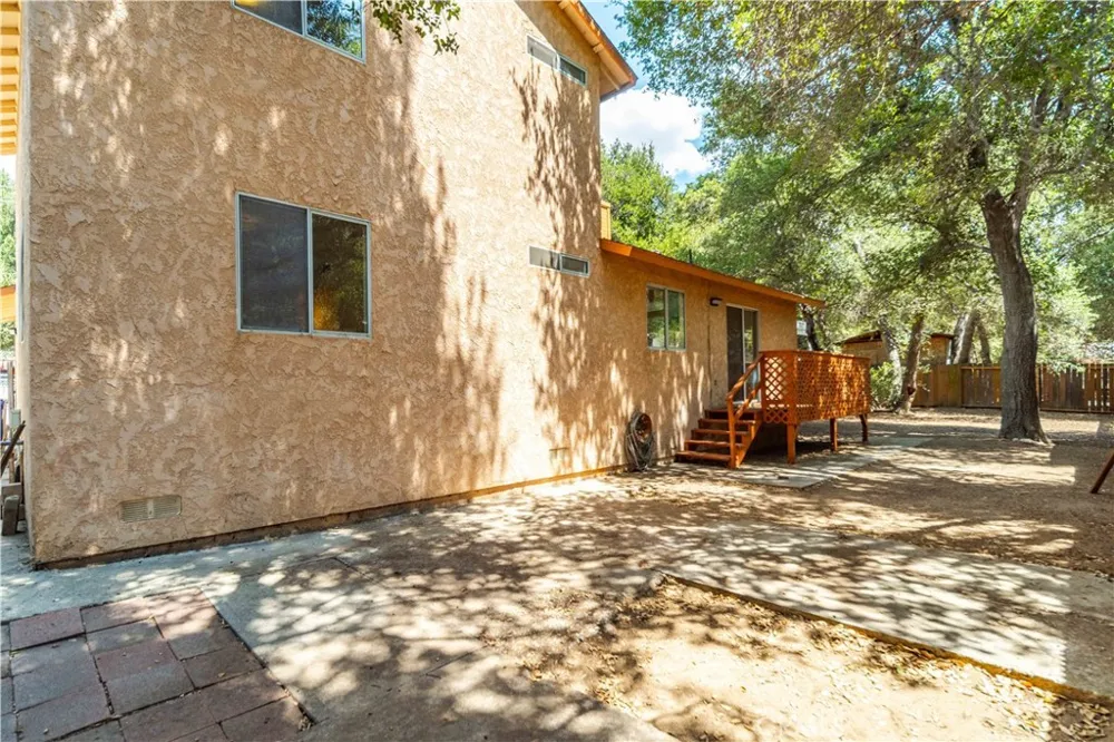 15942 Calle Hermosa Green Valley, CA 91390