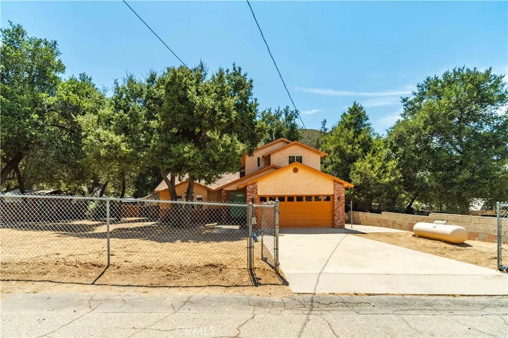 15942 Calle Hermosa Green Valley, CA 91390