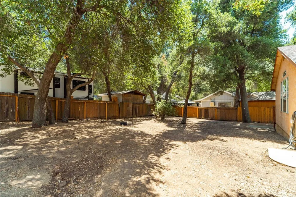 15942 Calle Hermosa Green Valley, CA 91390
