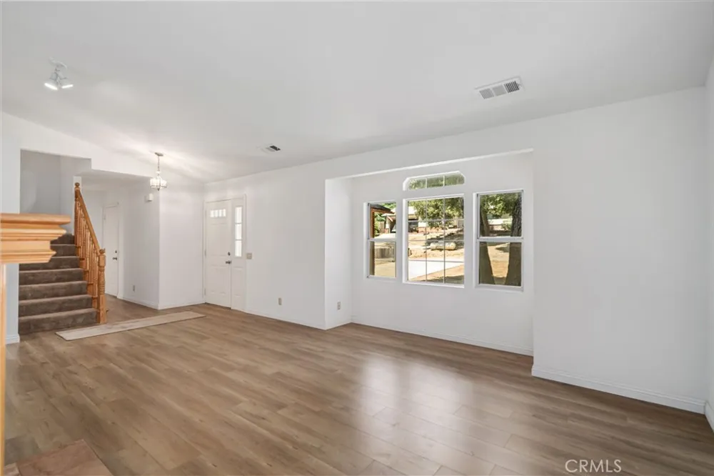 15942 Calle Hermosa Green Valley, CA 91390