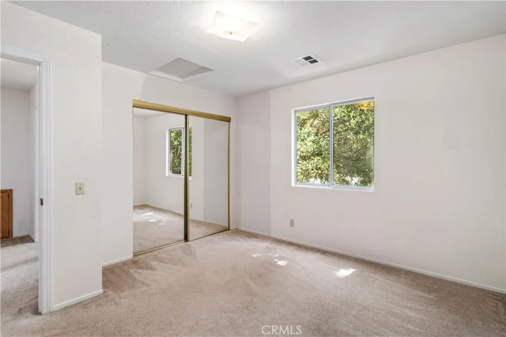 15942 Calle Hermosa Green Valley, CA 91390