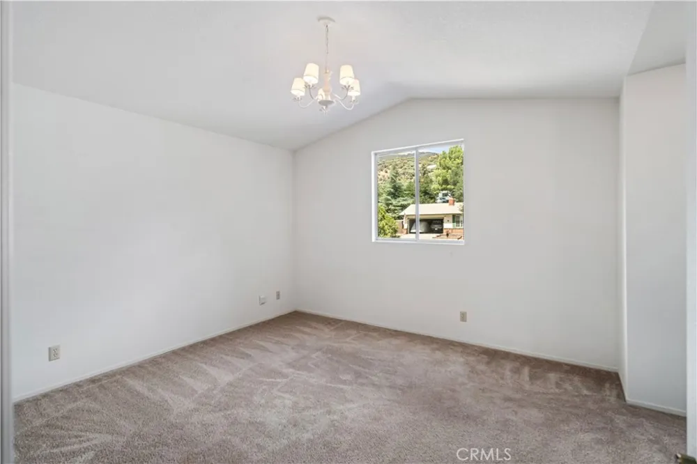 15942 Calle Hermosa Green Valley, CA 91390