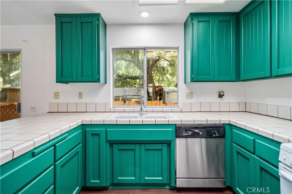 15942 Calle Hermosa Green Valley, CA 91390