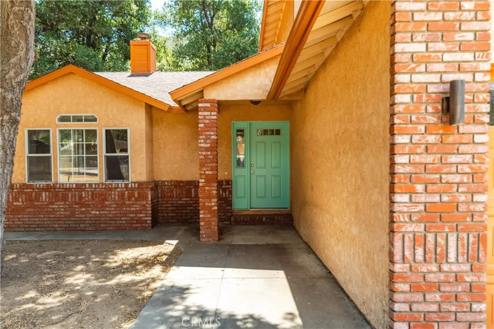 15942 Calle Hermosa Green Valley, CA 91390