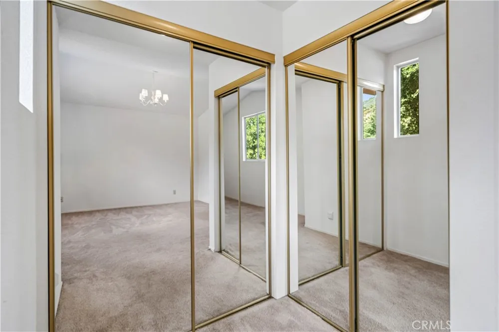 15942 Calle Hermosa Green Valley, CA 91390