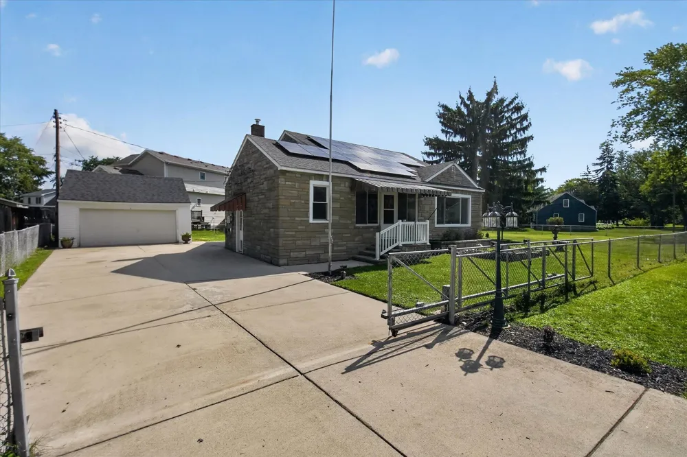 7866 Miami Avenue Monroe, MI 48161