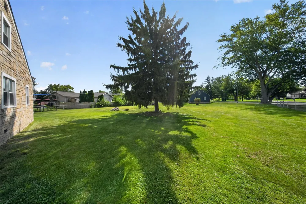 7866 Miami Avenue Monroe, MI 48161
