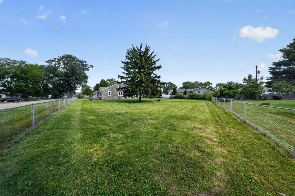 7866 Miami Avenue Monroe, MI 48161