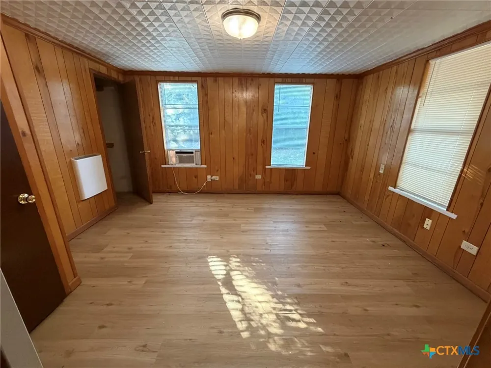 8768 Fm 725 McQueeney, TX 78123
