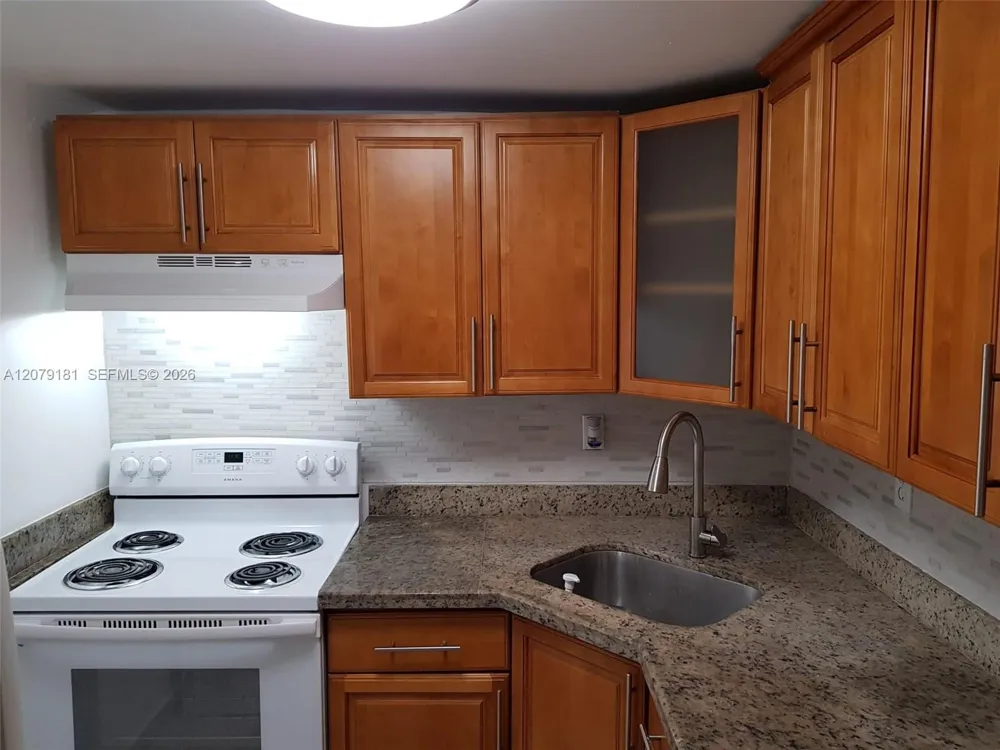 606 W 81st St #314 Hialeah, FL 33014