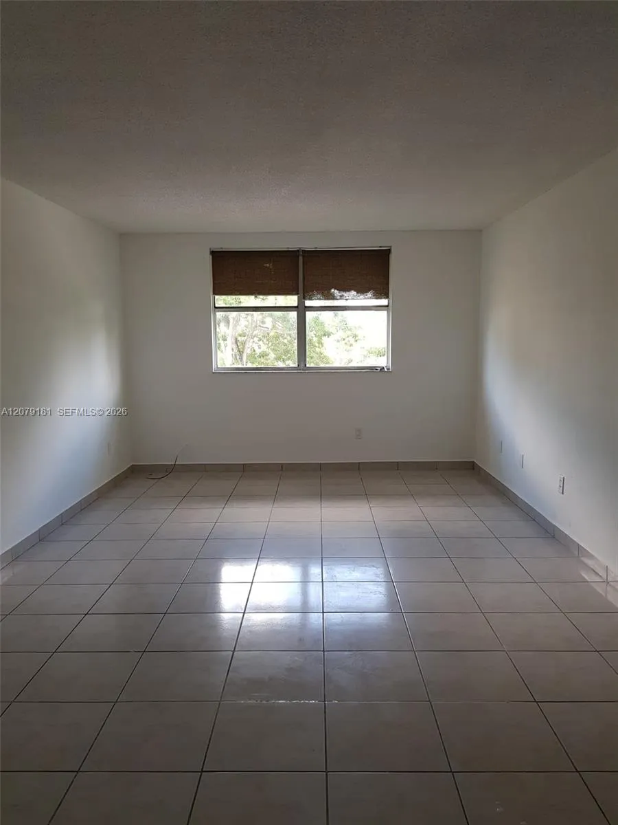 606 W 81st St #314 Hialeah, FL 33014