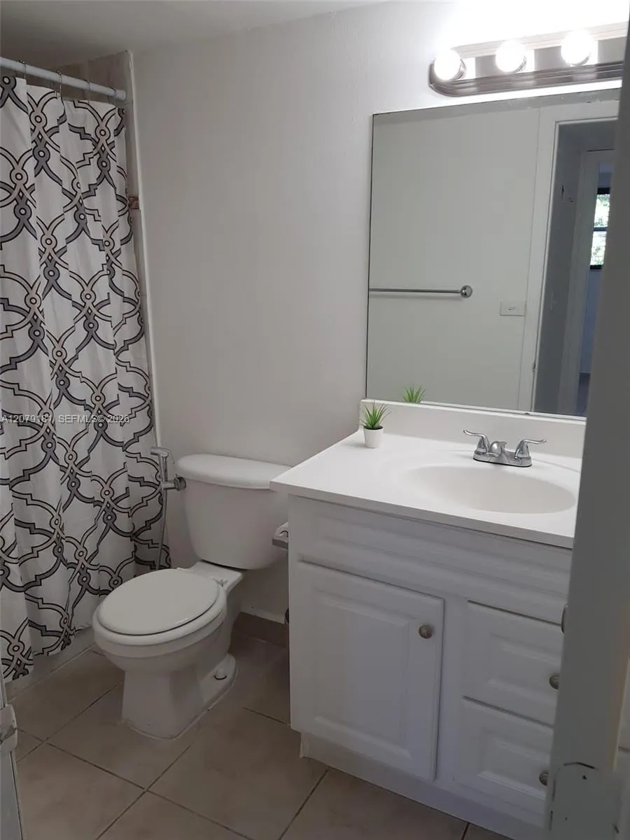 606 W 81st St #314 Hialeah, FL 33014