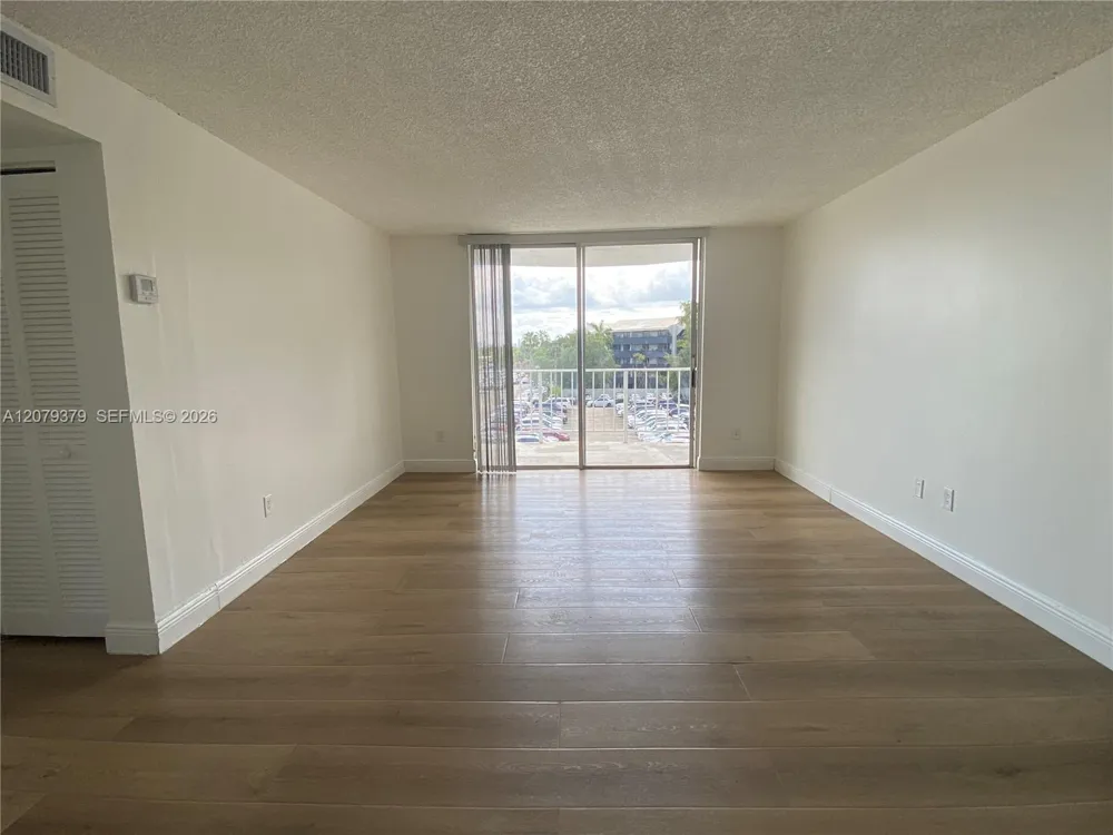 488 NW 165th St Rd #B-415 Miami, FL 33169