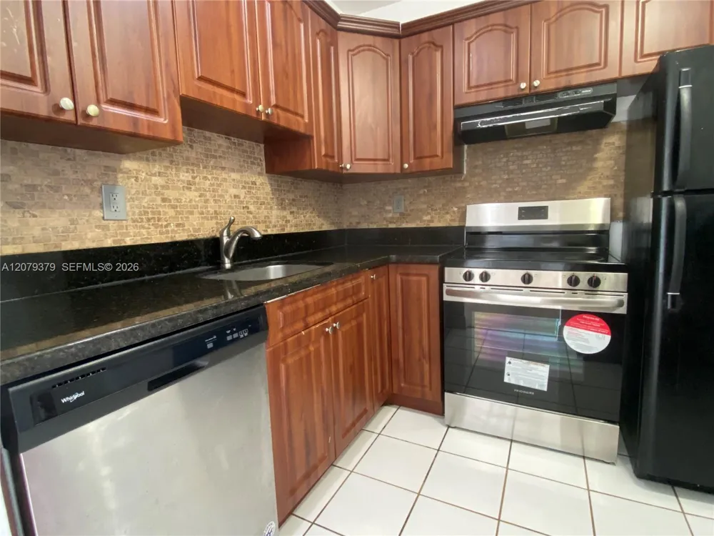 488 NW 165th St Rd #B-415 Miami, FL 33169