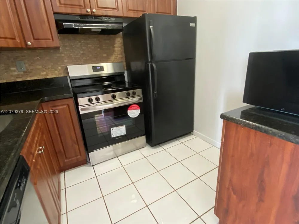 488 NW 165th St Rd #B-415 Miami, FL 33169